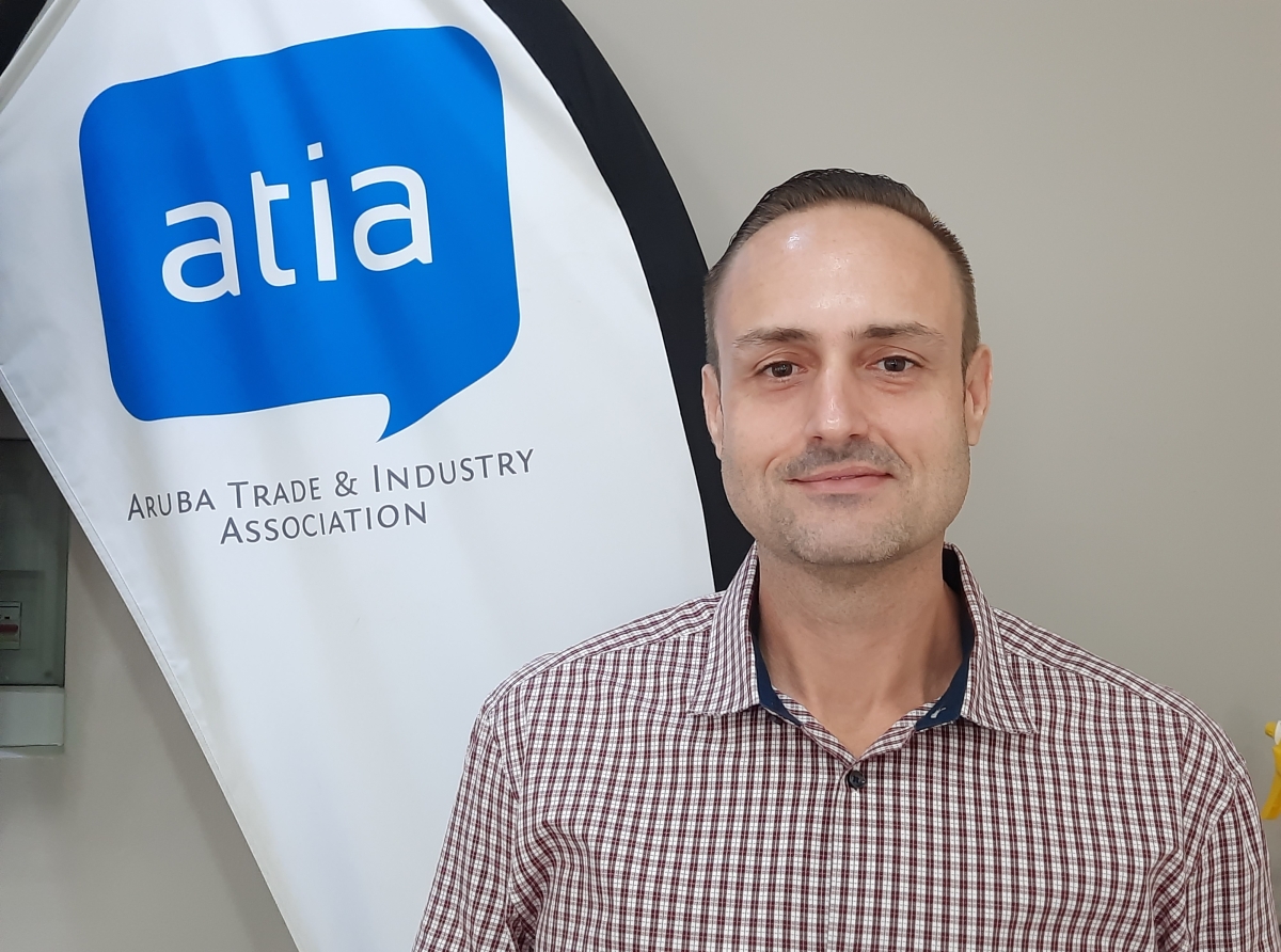 Comercio no por stipula prijs di producto pero Gobierno por yuda baha prijs